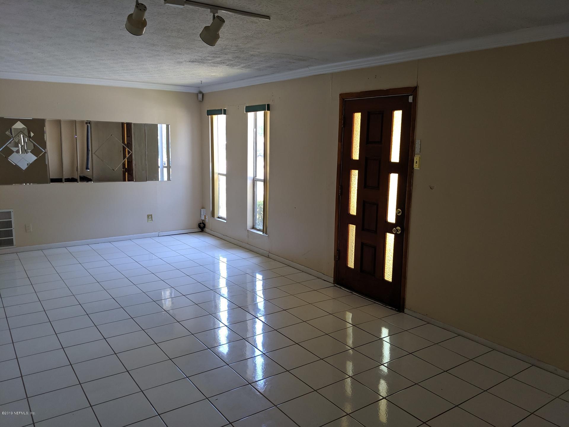 2342 Firestone Road Jacksonville, FL 32210 - Photo 4 of 12 Great Room