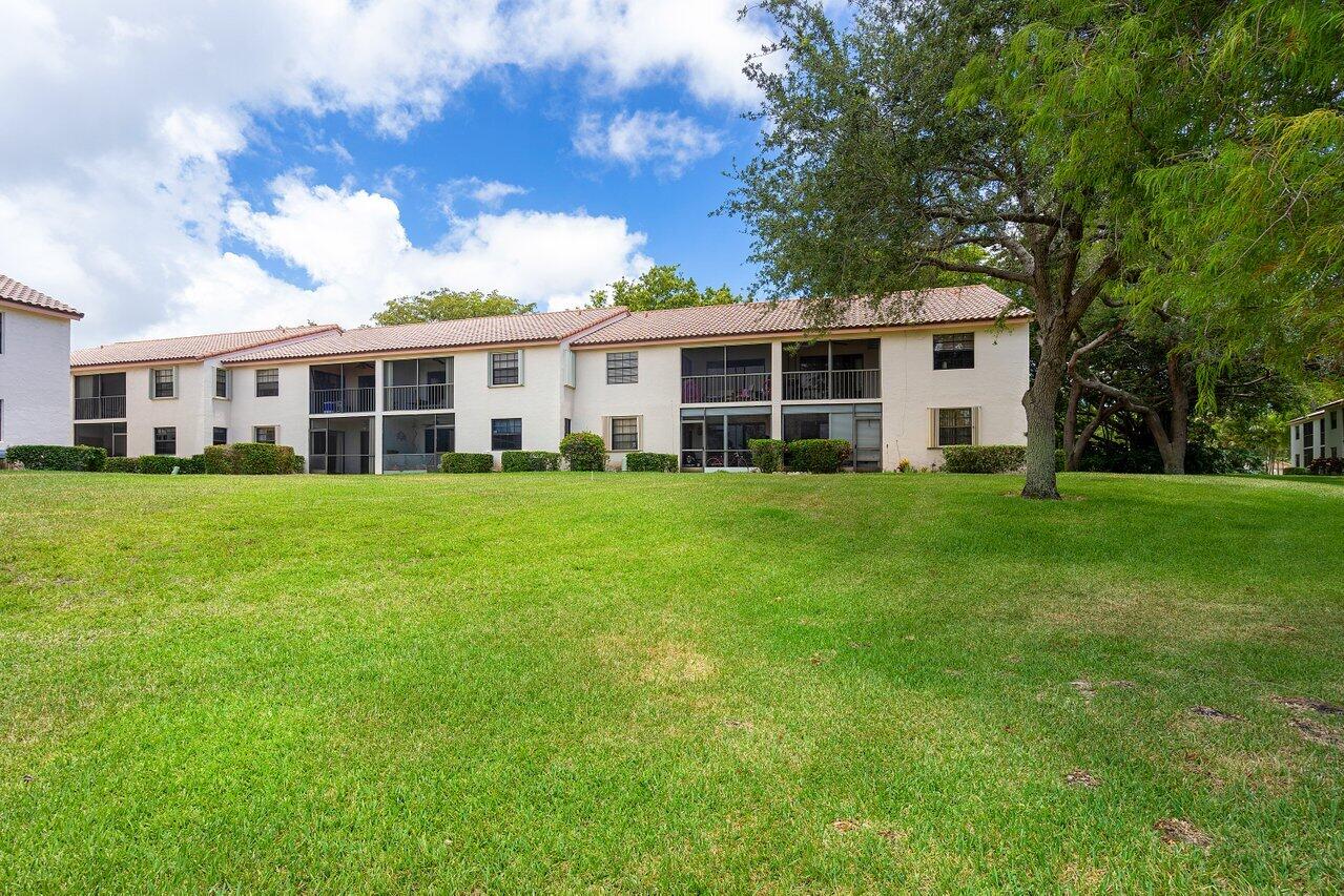 3190 Leewood Terrace, Unit L104 Boca Raton, FL 33431 - Photo 22 of 24 Green space