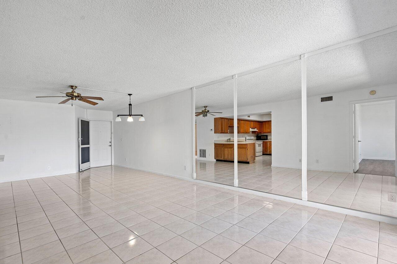 3190 Leewood Terrace, Unit L104 Boca Raton, FL 33431 - Photo 6 of 24 Family room