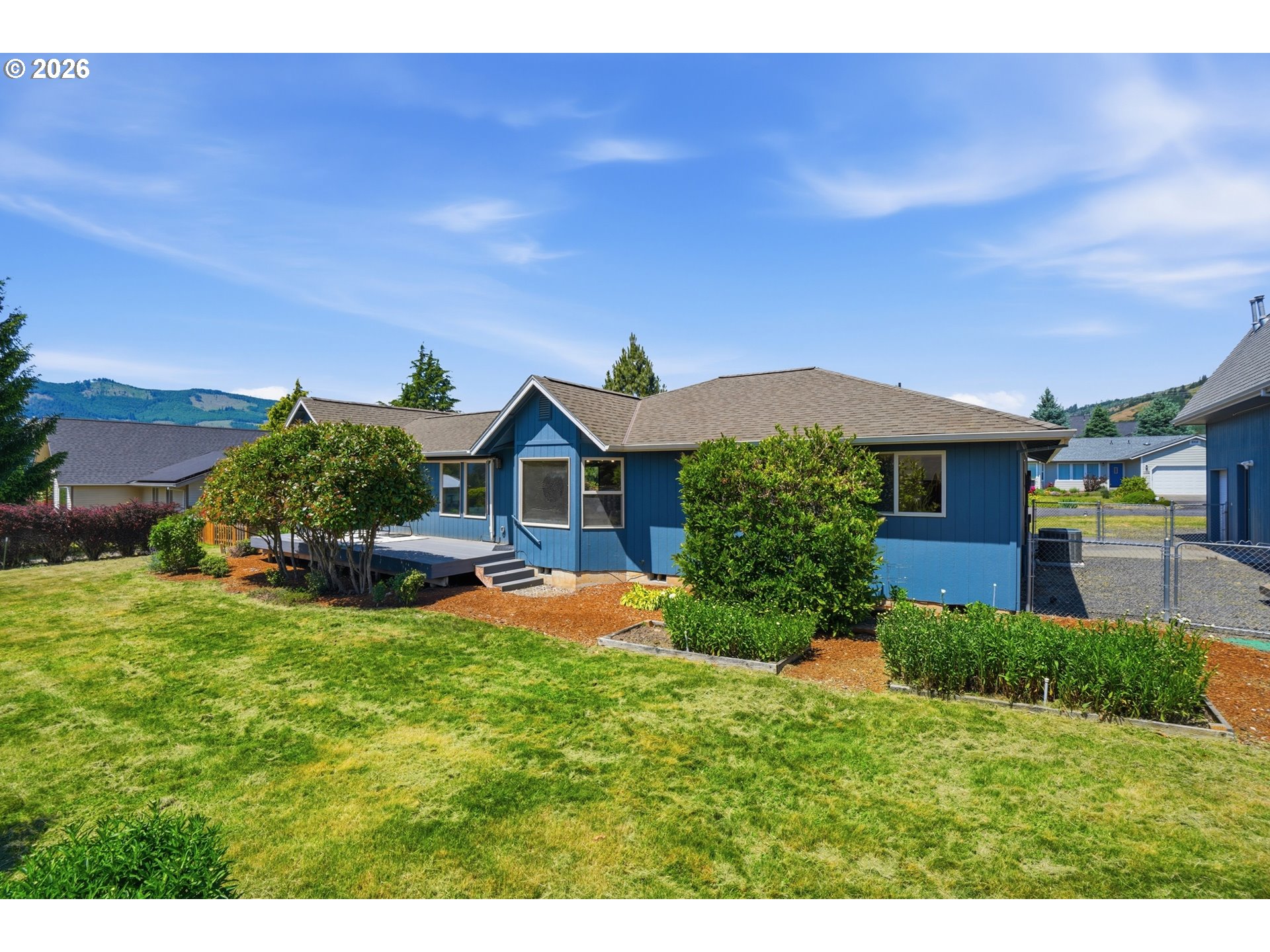 1114 Northeast Neal Road White Salmon, WA 98672 - Photo 8 of 48 Gallery Image 8