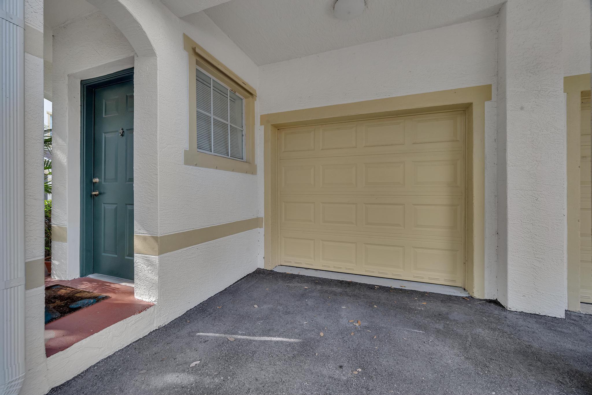 367 Southeast Rogers Court Stuart, FL 34994 - Photo 17 of 35 a view of an empty room