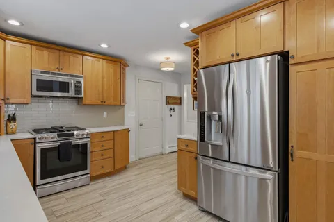 $1,049,000 | 1 Pheasant Lane, Portsmouth, NH 03801