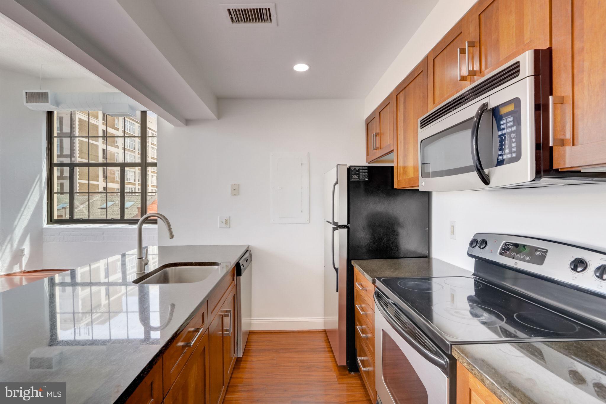 2429 Locust Street, Unit 422 Philadelphia, PA 19103 - Photo 14 of 34