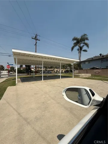 a close view of sink