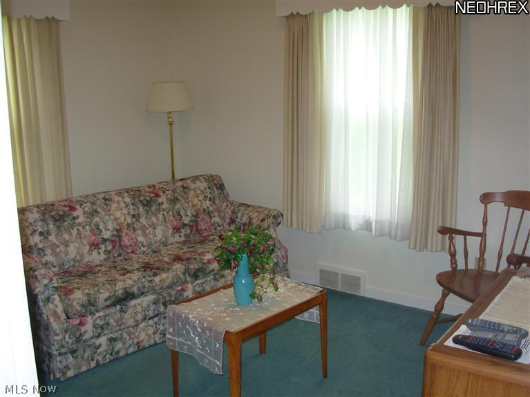 3905 Rangely Road Barberton, OH 44203 - Photo 8 of 8 Third bedroom can be used as bedroom or TV room.