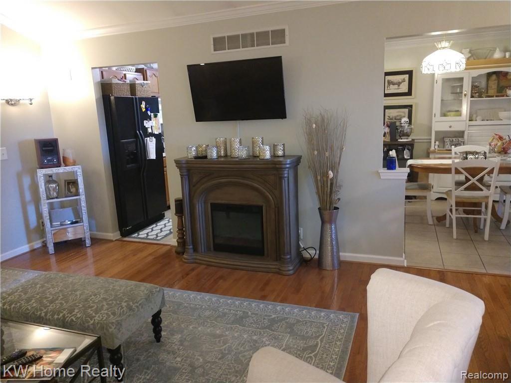 3096 Emmons Avenue Rochester Hills, MI 48307 - Photo 6 of 16