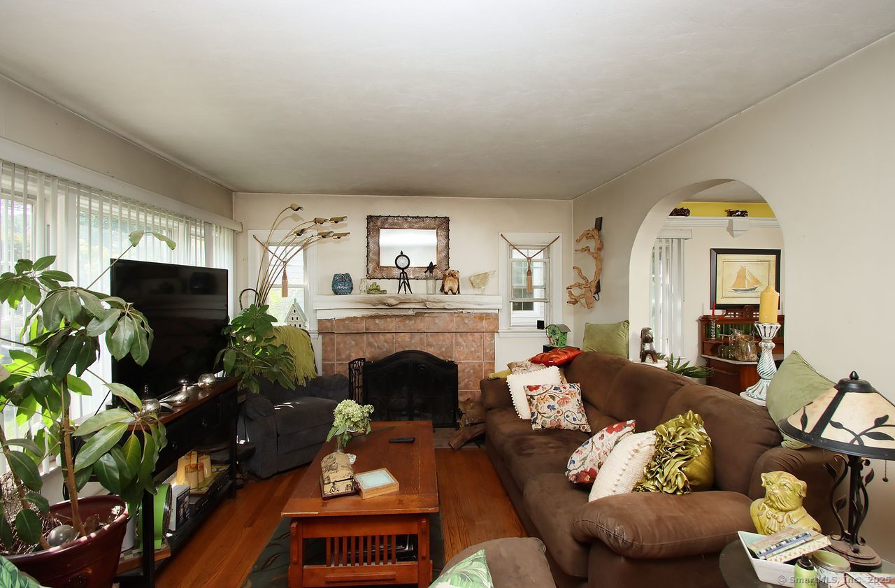 520 Hartford Turnpike Hamden, CT 06517 - Photo 4 of 32