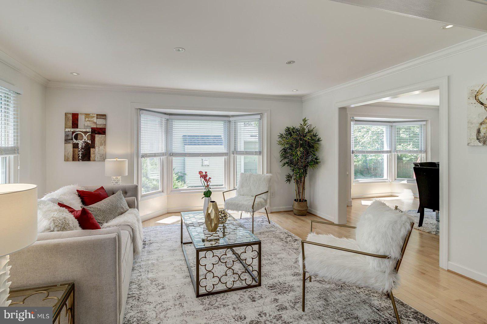 2064 Madrillon Road Vienna, VA 22182 - Photo 23 of 68 Sunny living room