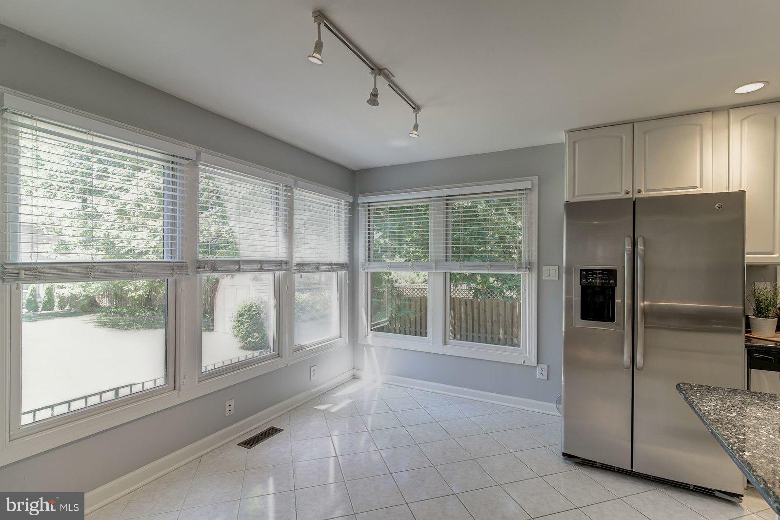 2064 Madrillon Road Vienna, VA 22182 - Photo 35 of 68 Breakfast area