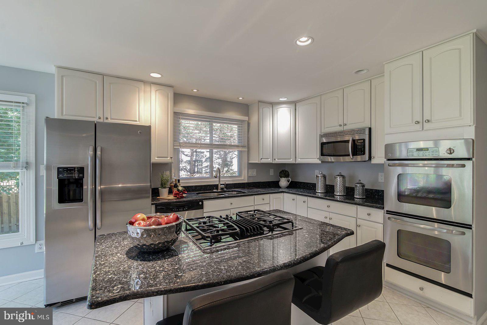 2064 Madrillon Road Vienna, VA 22182 - Photo 36 of 68 Chef's kitchen
