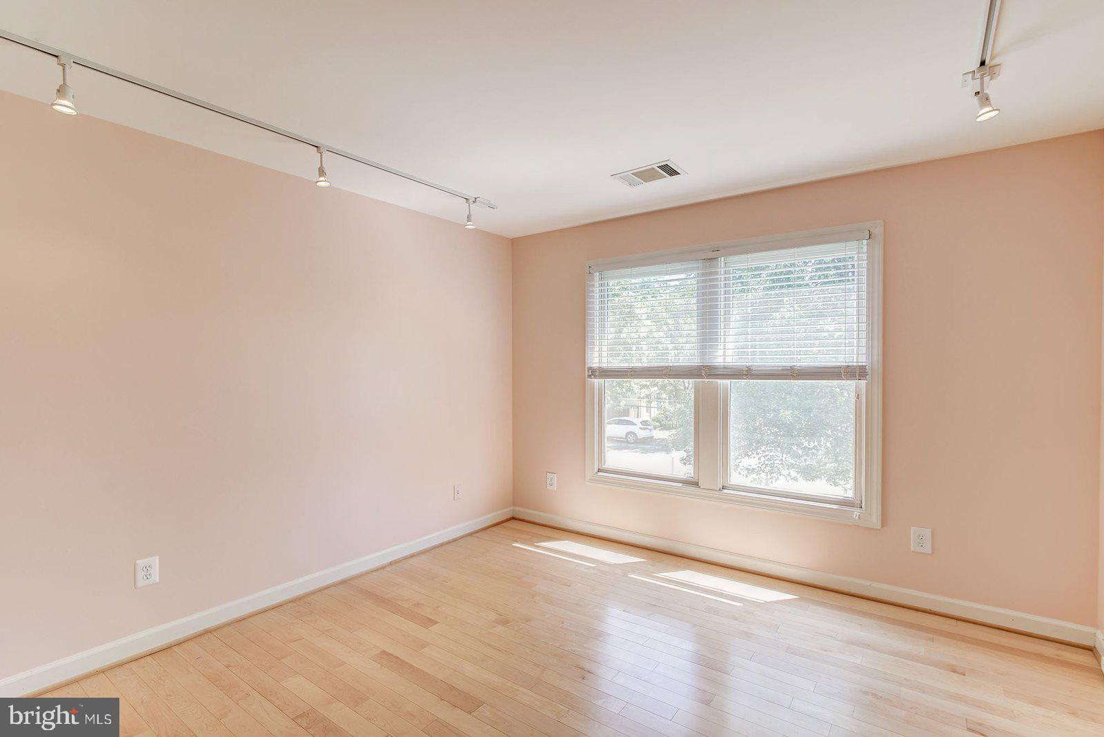 2064 Madrillon Road Vienna, VA 22182 - Photo 55 of 68 Bedroom