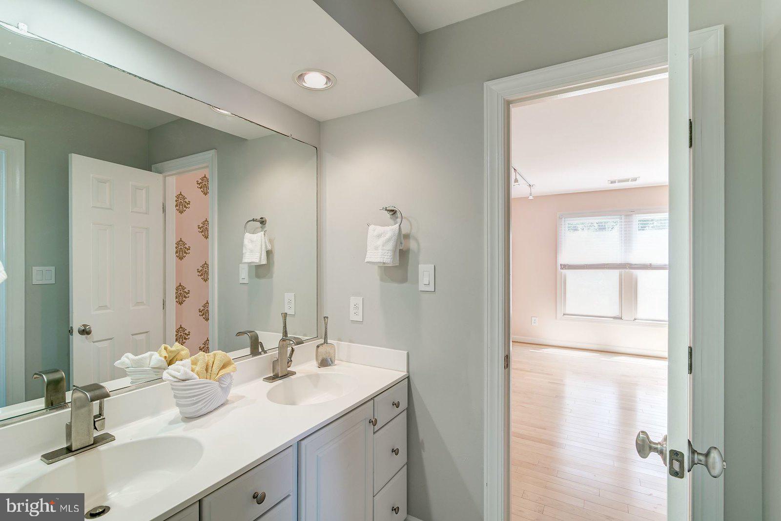 2064 Madrillon Road Vienna, VA 22182 - Photo 58 of 68 jack and jill bathroom