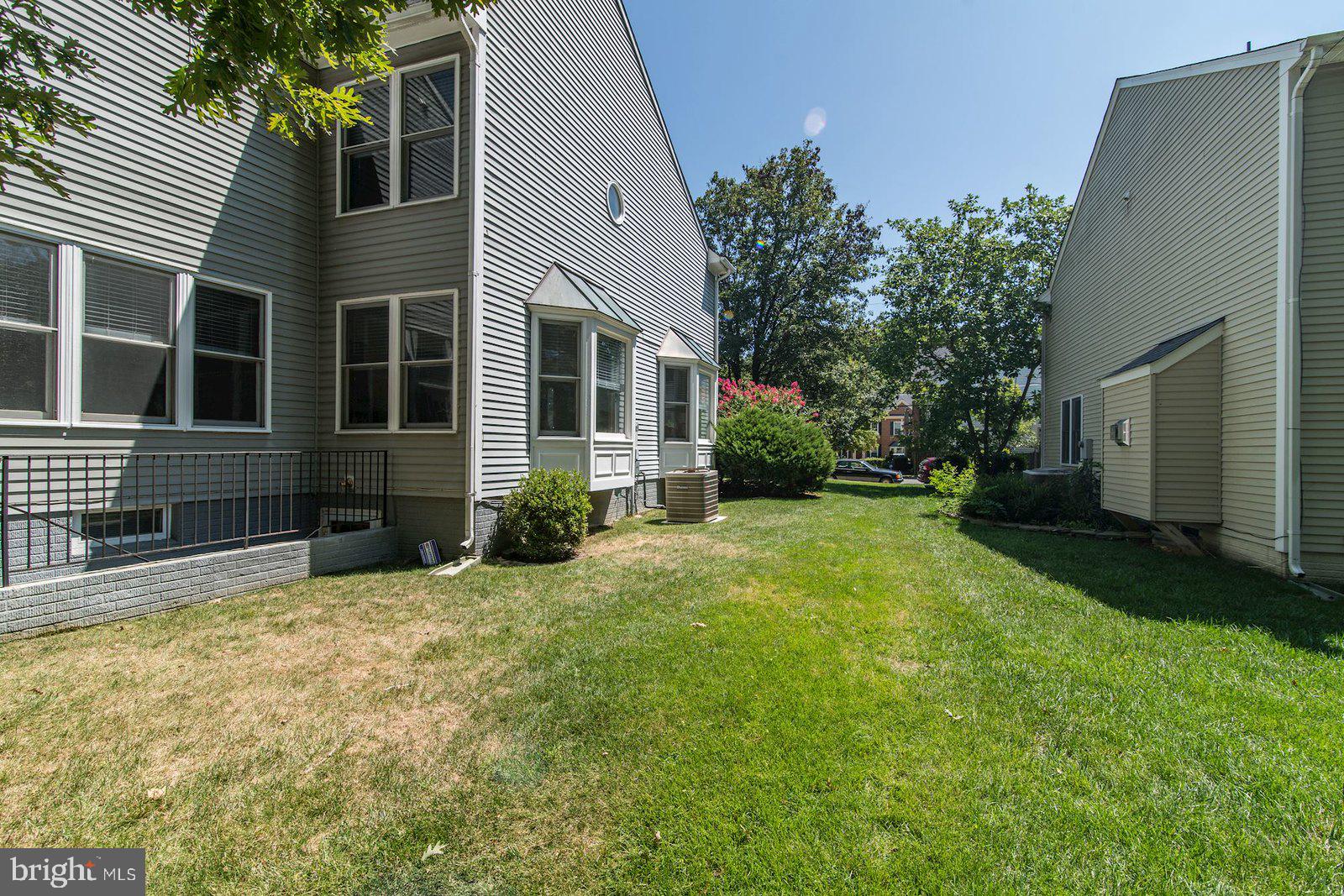2064 Madrillon Road Vienna, VA 22182 - Photo 9 of 68 Gallery Image 9