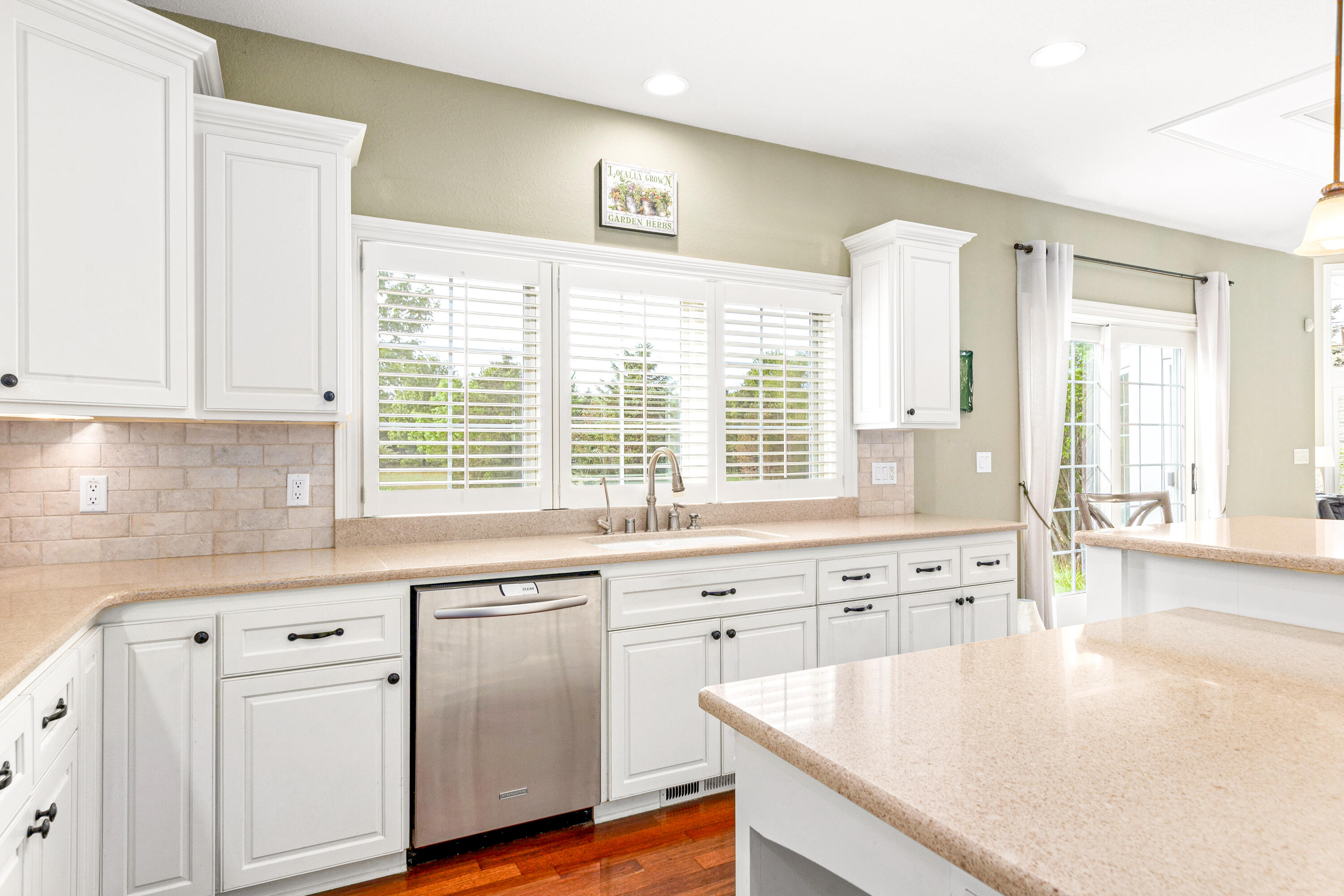 1260 4 Winds Way Hartland, WI 53029 - Photo 23 of 79 Abundant Cabinetry& Planning Spaces