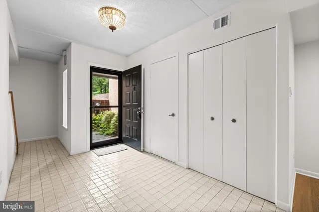 $430,000 | 15 Oakridge Court, Lutherville-Timonium, MD 21093