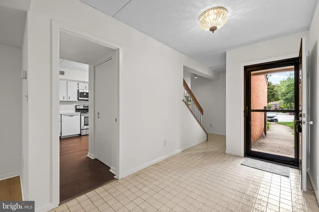 $430,000 | 15 Oakridge Court, Lutherville-Timonium, MD 21093