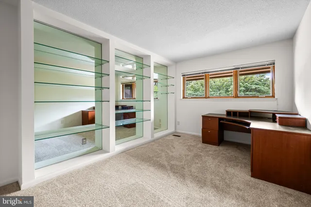 $430,000 | 15 Oakridge Court, Lutherville-Timonium, MD 21093