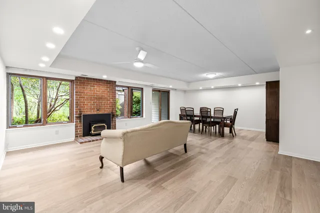 $430,000 | 15 Oakridge Court, Lutherville-Timonium, MD 21093