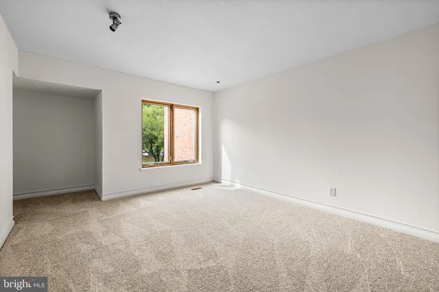 $430,000 | 15 Oakridge Court, Lutherville-Timonium, MD 21093