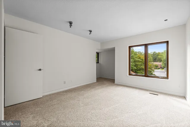 $430,000 | 15 Oakridge Court, Lutherville-Timonium, MD 21093