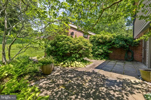 $430,000 | 15 Oakridge Court, Lutherville-Timonium, MD 21093