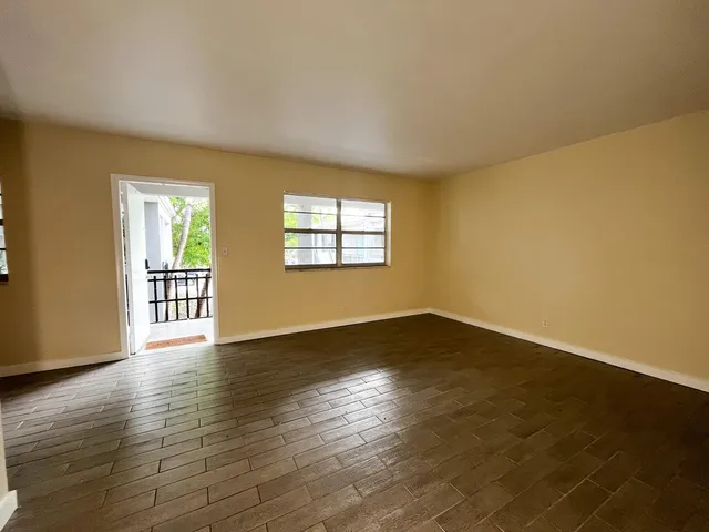 $1,650 | 202 Lucerne Avenue, Unit 10, Lake Worth Beach, FL 33460