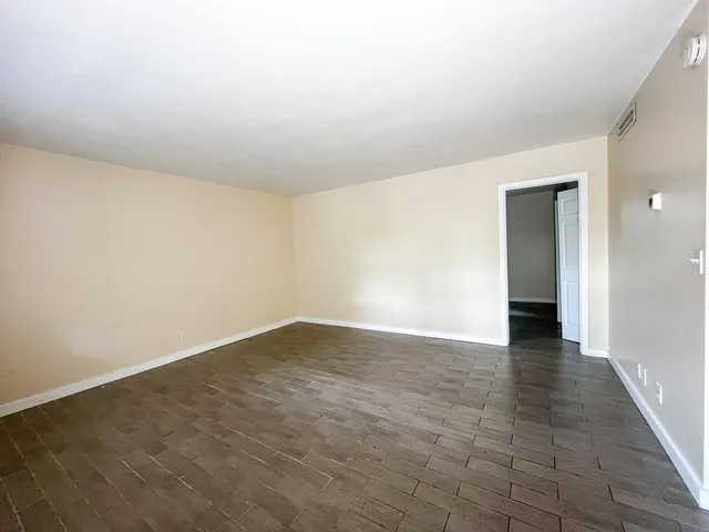 $1,650 | 202 Lucerne Avenue, Unit 10, Lake Worth Beach, FL 33460