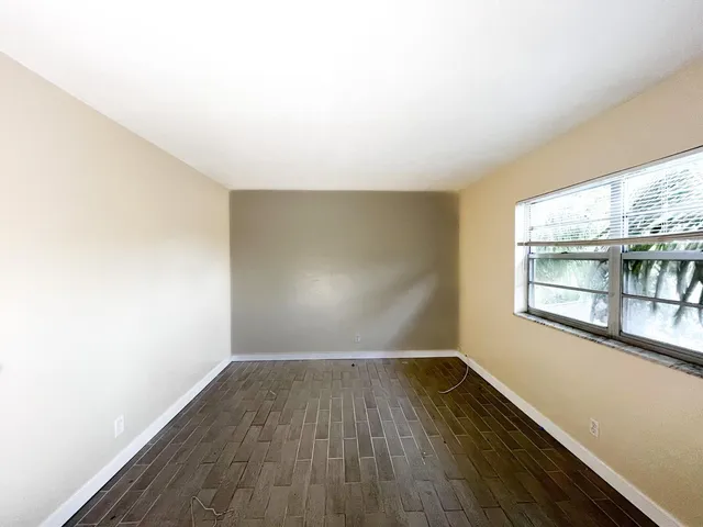 $1,650 | 202 Lucerne Avenue, Unit 10, Lake Worth Beach, FL 33460