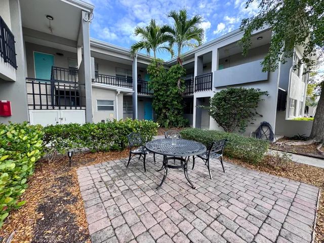 $1,650 | 202 Lucerne Avenue, Unit 10, Lake Worth Beach, FL 33460