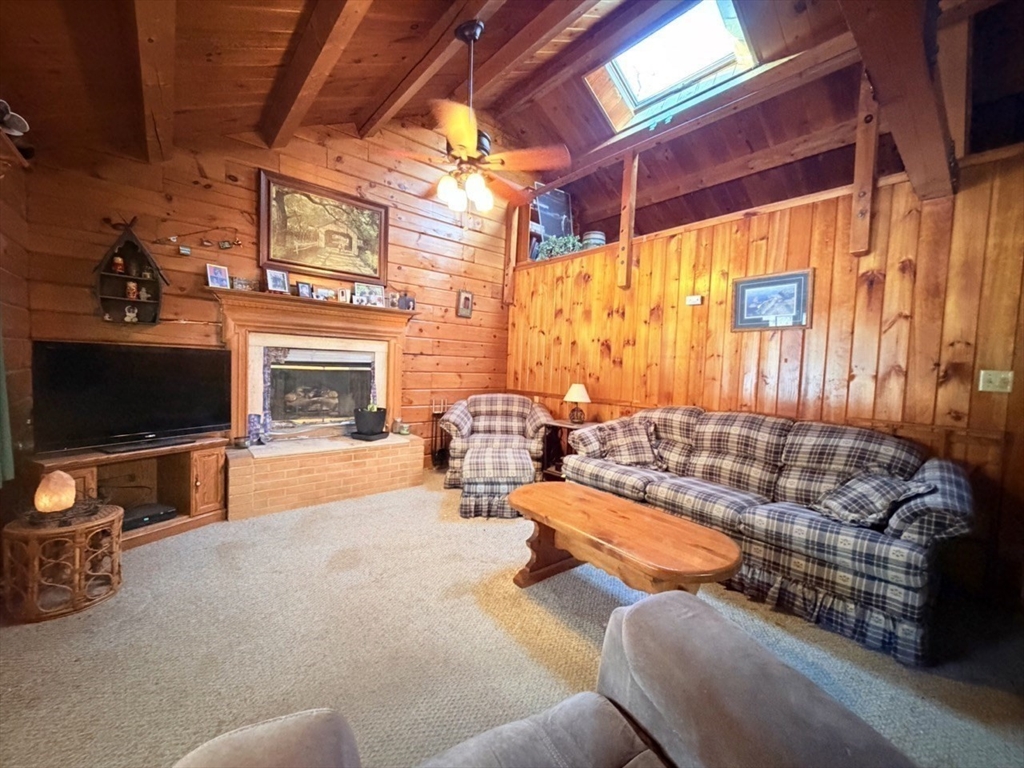 41 Kingsbury Road Spencer, MA 01562 - Photo 2 of 13 Gallery Image 2