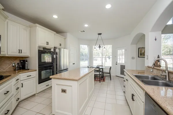 $4,150 | 14 Guinevere Place, The Woodlands, TX 77384