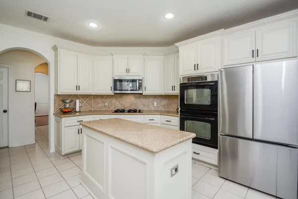 $4,150 | 14 Guinevere Place, The Woodlands, TX 77384