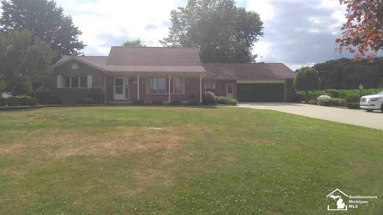 10505 Grafton Road Carleton, MI 48117 - Photo 32 of 34 21187740-31.JPG