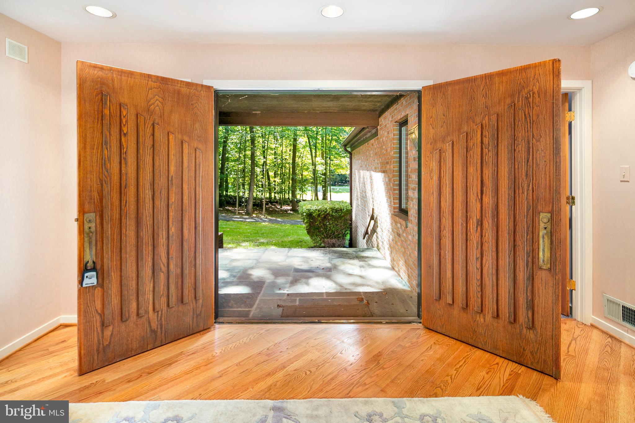 17008 Barn Ridge Drive Silver Spring, MD 20906 - Photo 8 of 60 Foyer