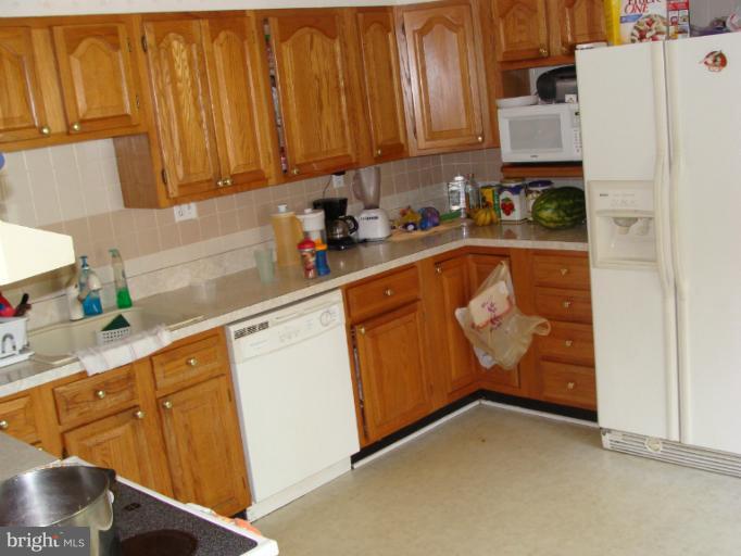 3700 Kenway Street Silver Spring, MD 20906 - Photo 20 of 22 Kitchen