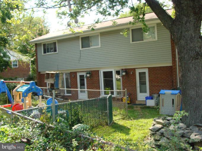 Exterior (Rear)