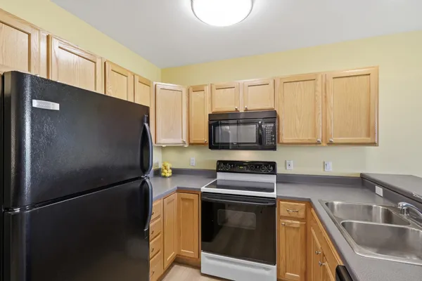 $329,900 | 520 Enterprise Drive, Verona, WI 53593