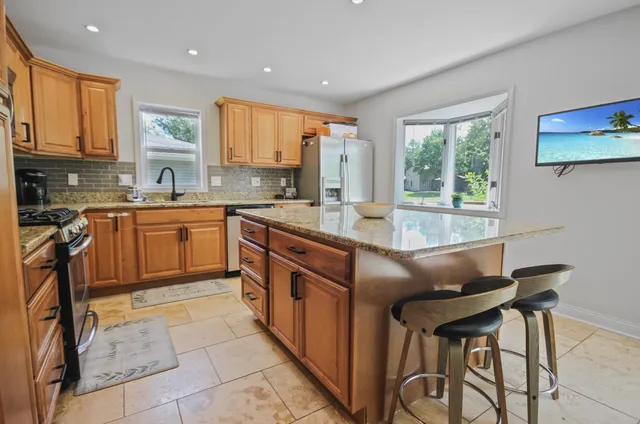 $3,000 | 4213 Glen Oaks Drive, Crown Point, IN 46307