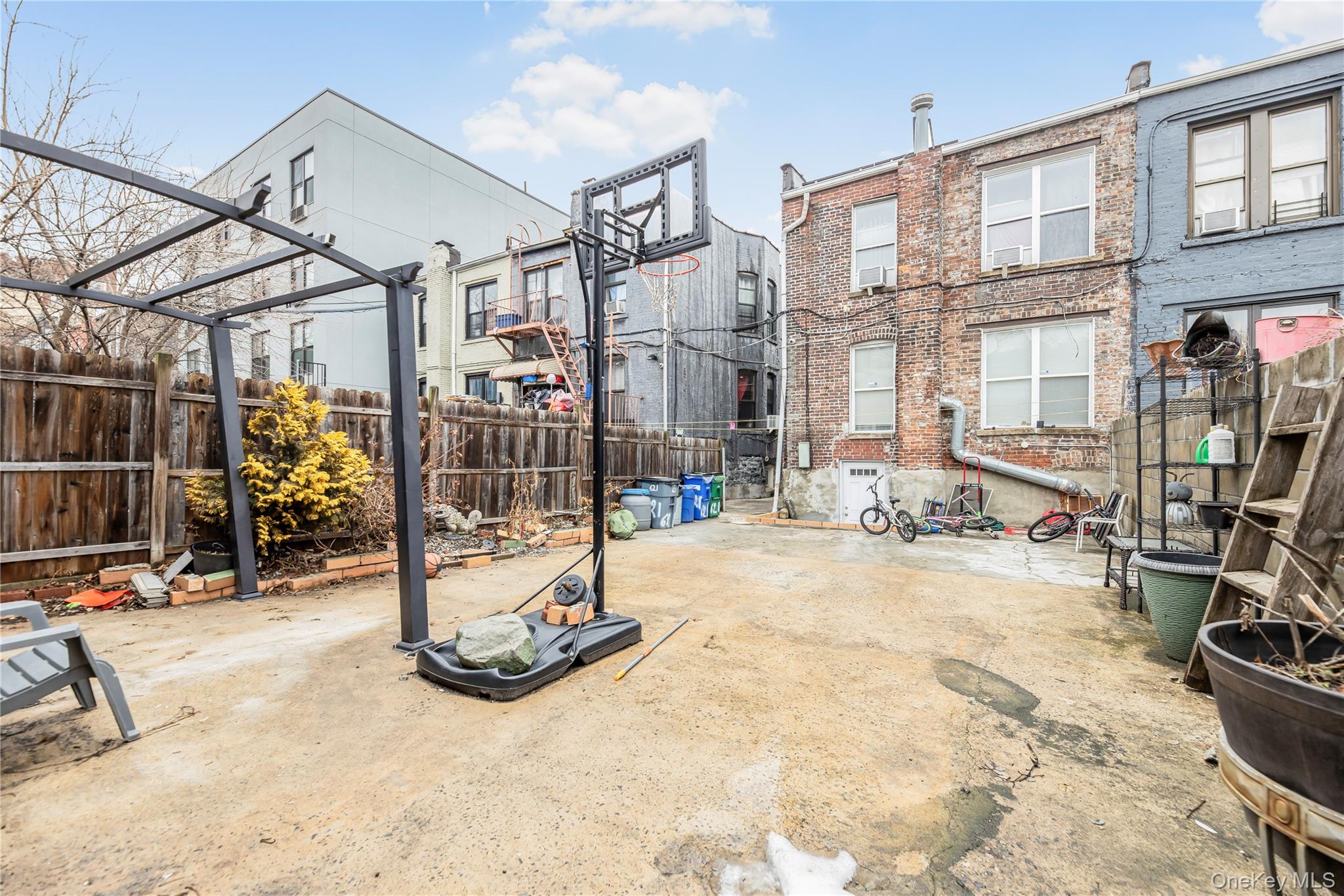 621 Faile Street Bronx, NY 10474 - Photo 31 of 32 a view of a city with tall buildings