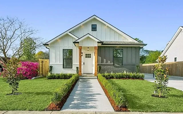 $395,000 | 308-10 Reiss Place, Chalmette, LA 70043