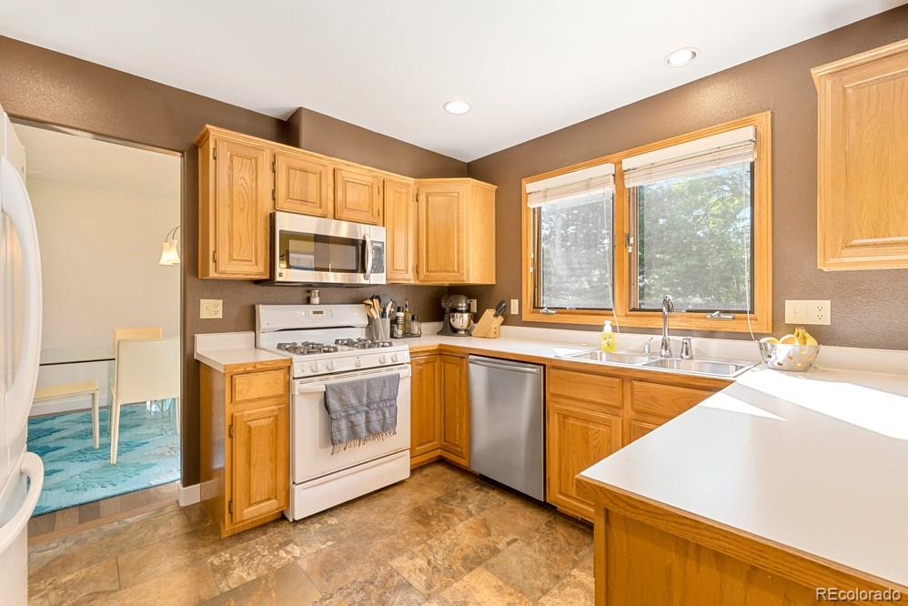 3807 Kentford Road Fort Collins, CO 80525 - Photo 10 of 32 Gallery Image 10