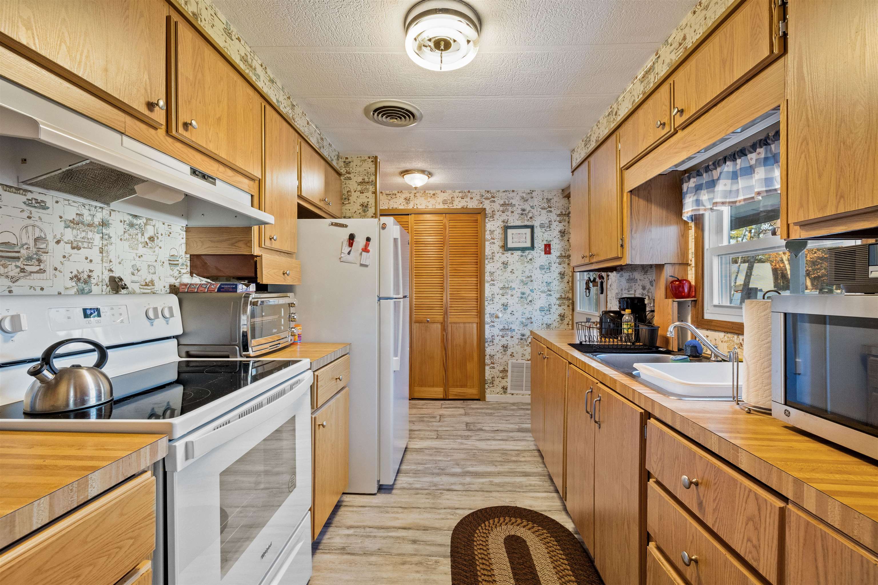 61 Riverledge Drive Goffstown, NH 03045 - Photo 14 of 40