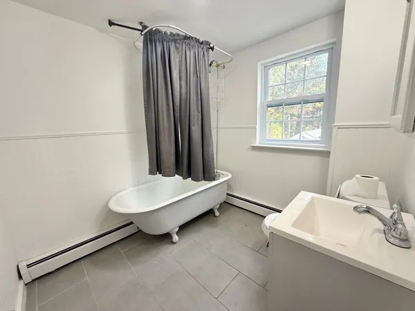 $1,500 | 261 Hillside Avenue, Unit 2, Torrington, CT 06790