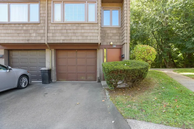 $235,000 | 186 Towne House Road, Unit 186, Hamden, CT 06514