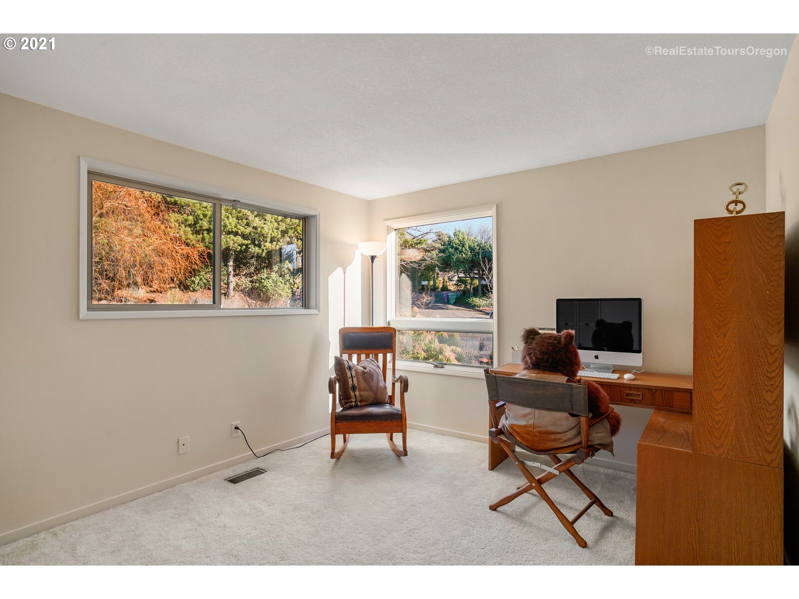 8311 Northwest Reed Drive Portland, OR 97229 - Photo 17 of 30 Gallery Image 17