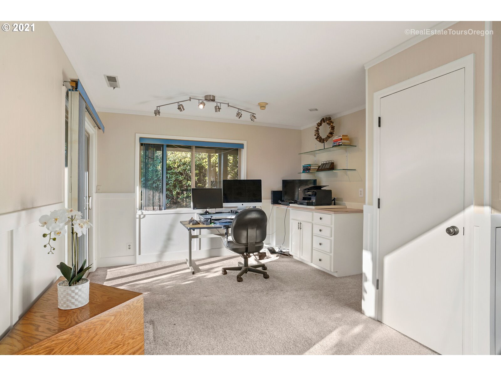 8311 Northwest Reed Drive Portland, OR 97229 - Photo 22 of 30 Gallery Image 22