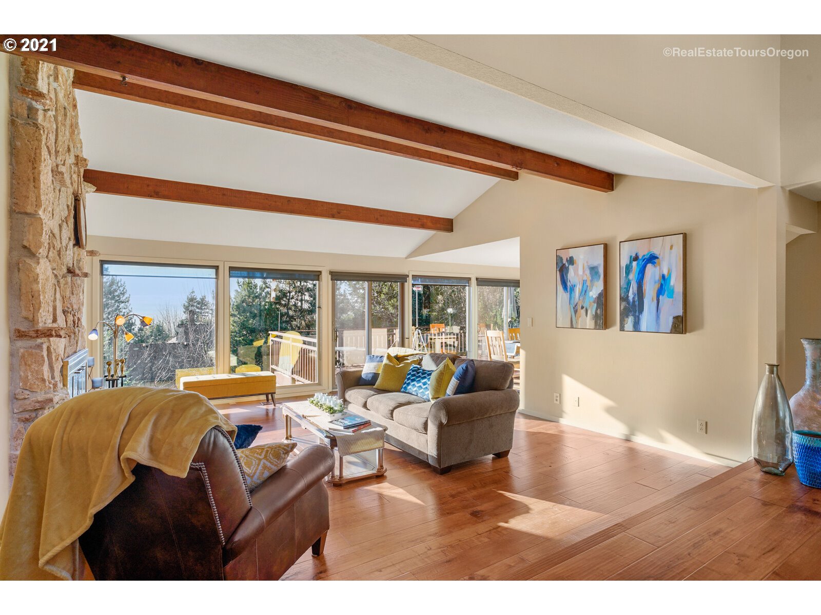 8311 Northwest Reed Drive Portland, OR 97229 - Photo 5 of 30 Gallery Image 5