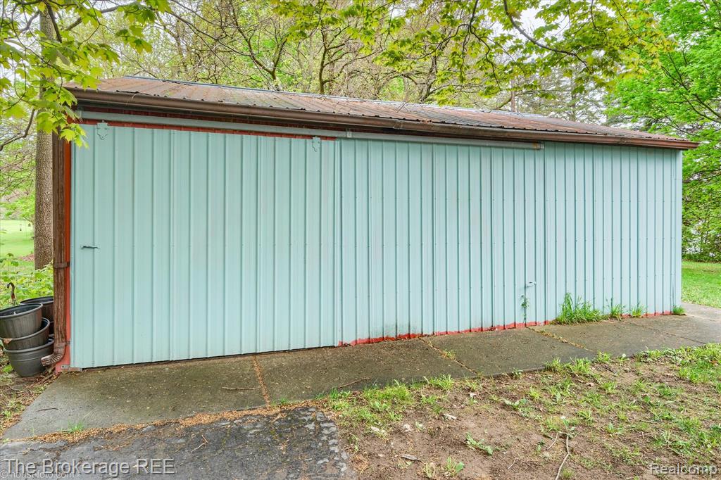 5042 Cook Road Swartz Creek, MI 48473 - Photo 4 of 48 Gallery Image 4
