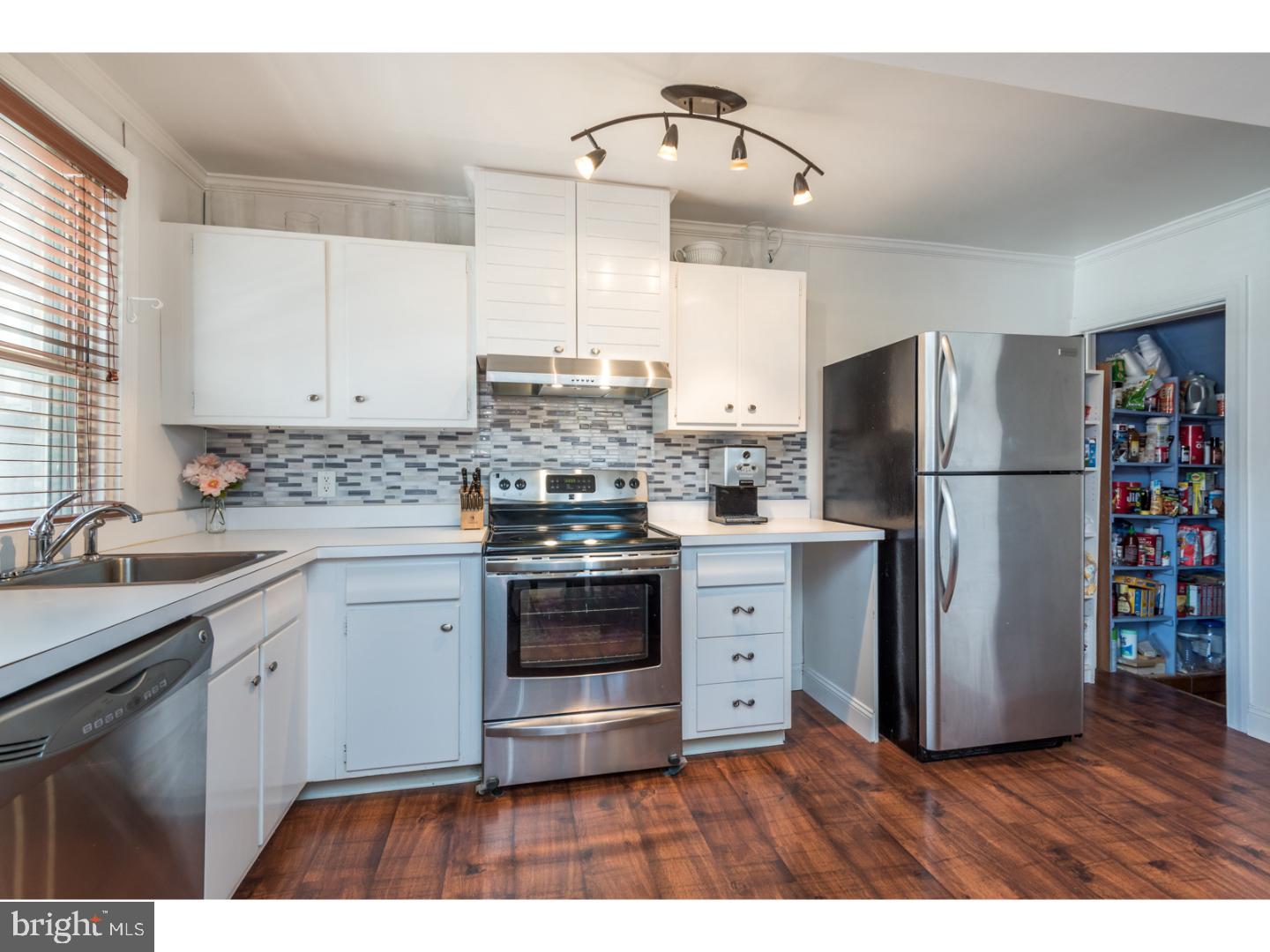 240 Righter Street Philadelphia, PA 19128 - Photo 8 of 16 Kitchen