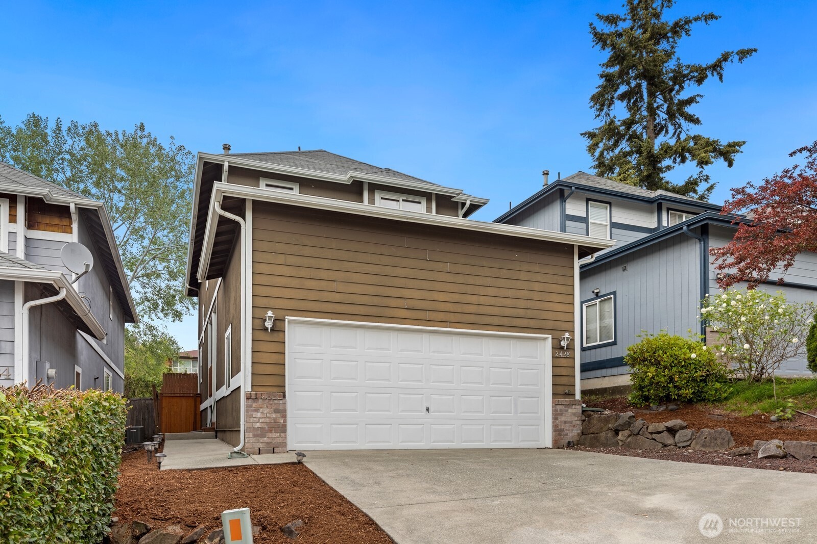 2428 Northeast 13th Street Renton, WA 98056 - Photo 2 of 24
